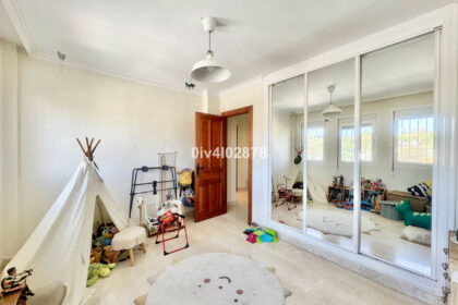 194095bf77525de8f1ad0e2b36f9be1c - 36