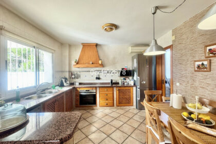 194095bf77525de8f1ad0e2b36f9be1c - 9