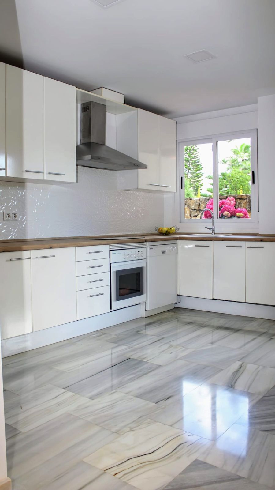 19729e0942d992dffb1c523687d022c4 - 11