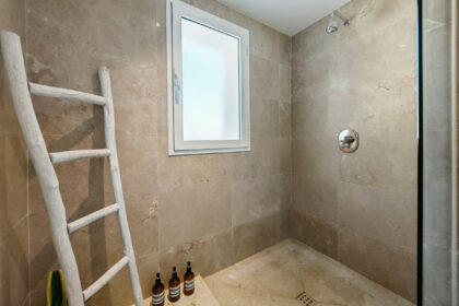 1a1a6f22a621ff06dc4f1ba988bbb903 - 24