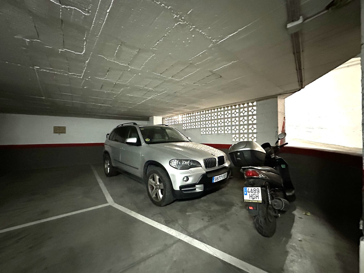 1a7cb35af3d57f4cb0956d1dfb3caa05 - 24