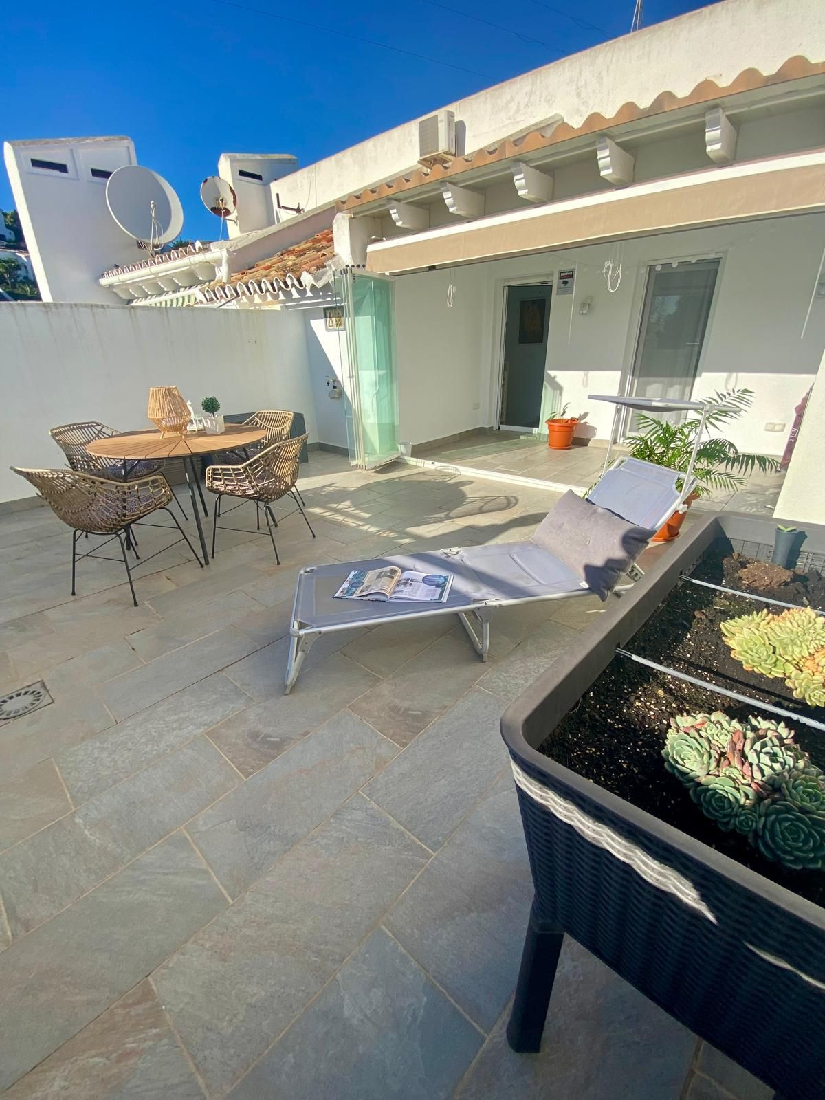 1acc2c837937a581b11b95baa5161b10 - 1