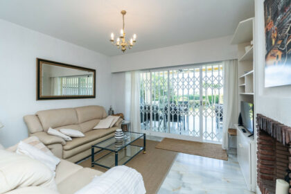 1ad63e0ffca2d1bdd5a3608611a43156 - 10