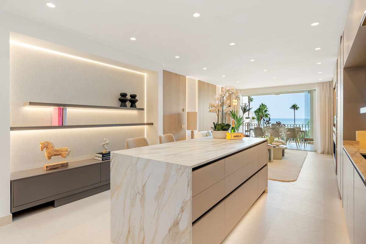 1b7af44f9bd55f42cdf55113c18e0761 - 13