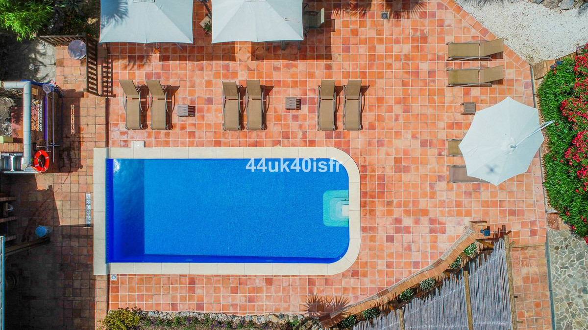 1bab596519f73018b0dddddaa0bf117e - 56