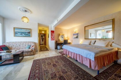 1bd1b7d353e5ea06c70ed6184778cd01 - 13