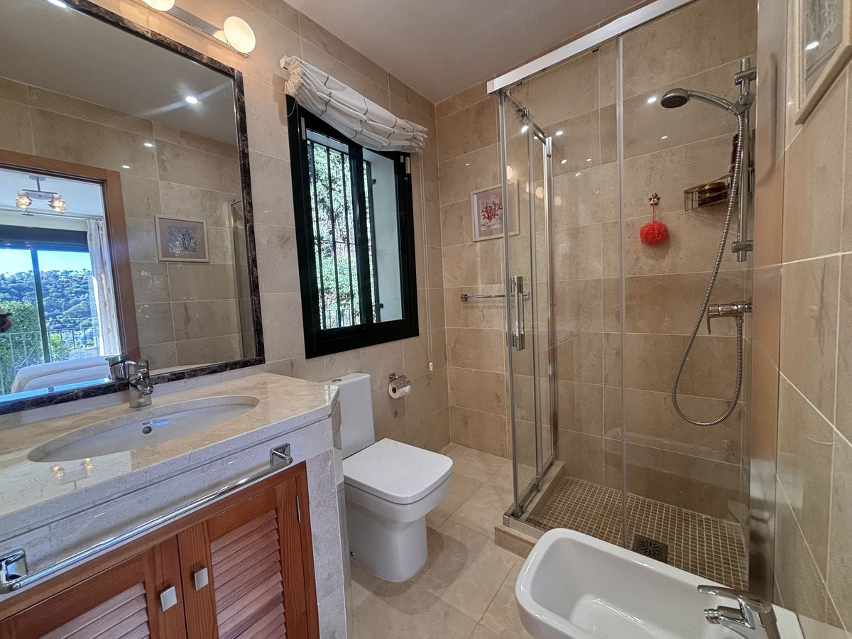 1c19f3f3d44dd9f3ea819768d11addd6 - 20