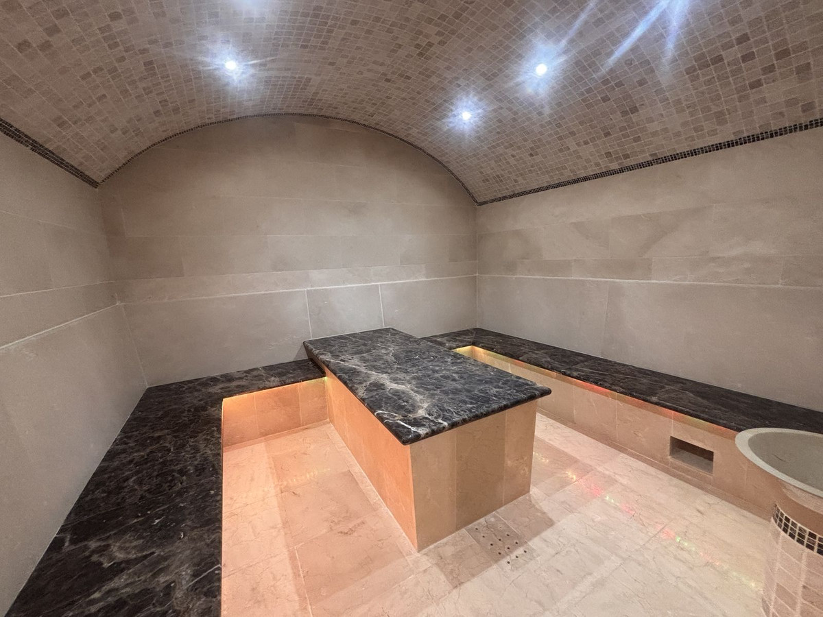 1c19f3f3d44dd9f3ea819768d11addd6 - 24