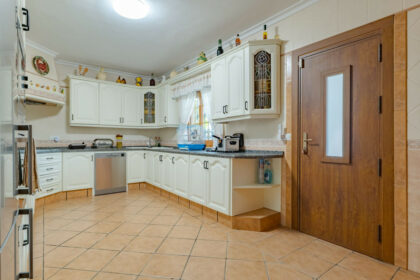 1c2a50ba58dcc2cfdb15cf9e4bdcb478 - 12