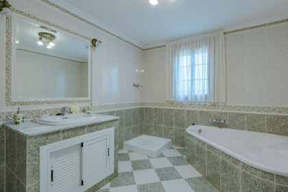 1c2a50ba58dcc2cfdb15cf9e4bdcb478 - 32