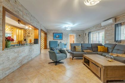 1c2a50ba58dcc2cfdb15cf9e4bdcb478 - 49