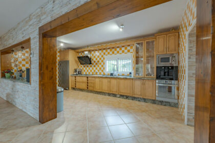 1c2a50ba58dcc2cfdb15cf9e4bdcb478 - 52