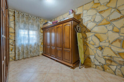 1c2a50ba58dcc2cfdb15cf9e4bdcb478 - 69