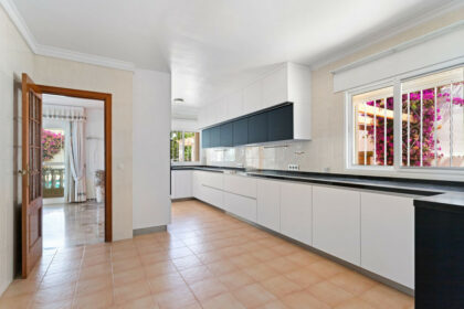 1c94d1f63c4a59ee609ac86f26ad8b30 - 13