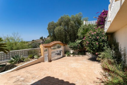 1c94d1f63c4a59ee609ac86f26ad8b30 - 35