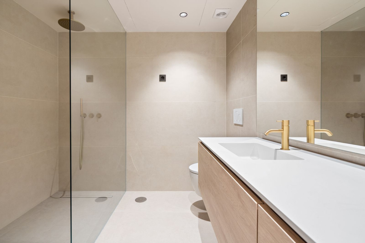 1d5661c2b05e699bb9f734869947b0b7 - 19