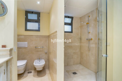 1d5be55fbb9a03648f29d29528677b16 - 24