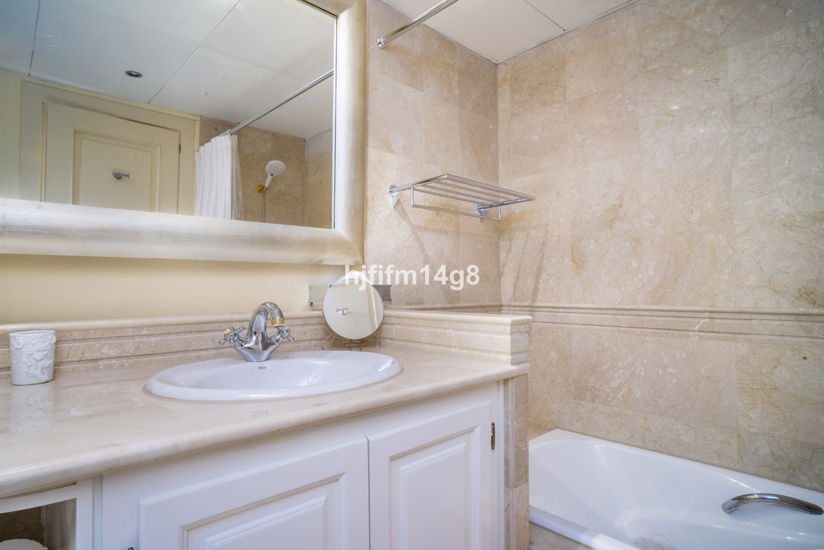 1d5be55fbb9a03648f29d29528677b16 - 28