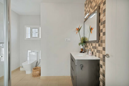 1de5ff241555418606bc283bfefc5dd5 - 53