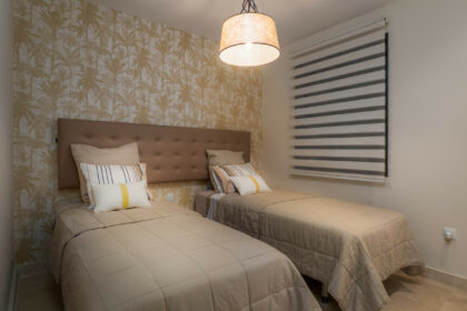 1ee5f2c76a751bbbf6b6f8242e17b601 - 12