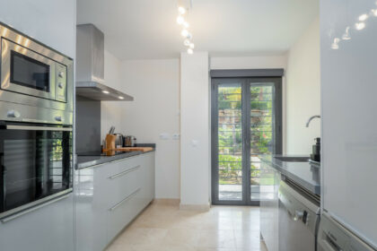 1ee5f2c76a751bbbf6b6f8242e17b601 - 14