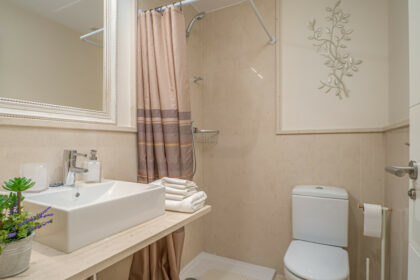 1ee5f2c76a751bbbf6b6f8242e17b601 - 21