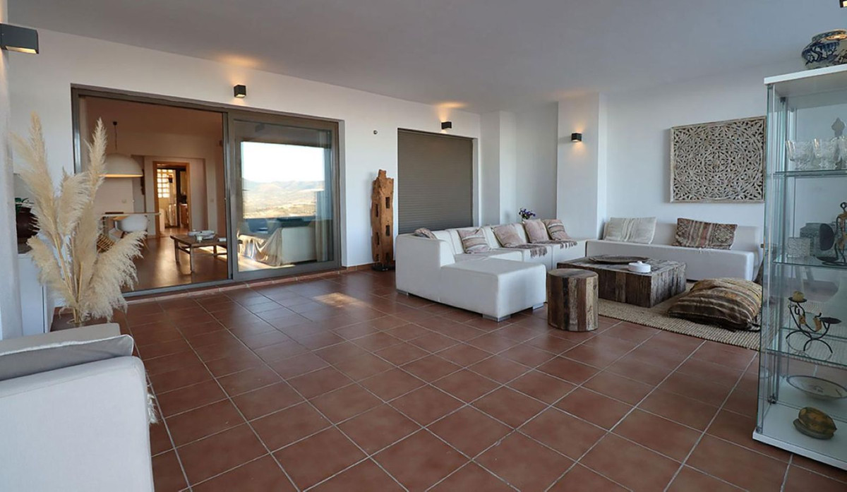 1efd1a8c76350493fcd96b1414a2389c - 12