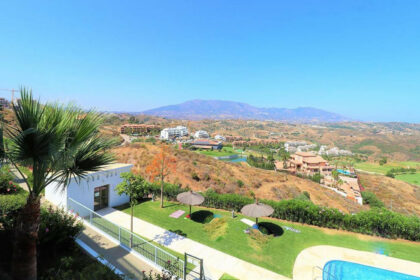 1efd1a8c76350493fcd96b1414a2389c - 24