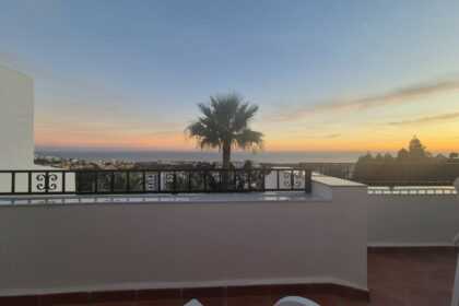 1f394f0cfb71199c64202bbbbc510a93 - 1