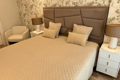 1f5d82644f8dd0ad9a5c294094214679 - 12