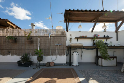 1f60bce025813eea56cd83f518a8aa78 - 28