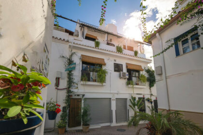 1f60bce025813eea56cd83f518a8aa78 - 31