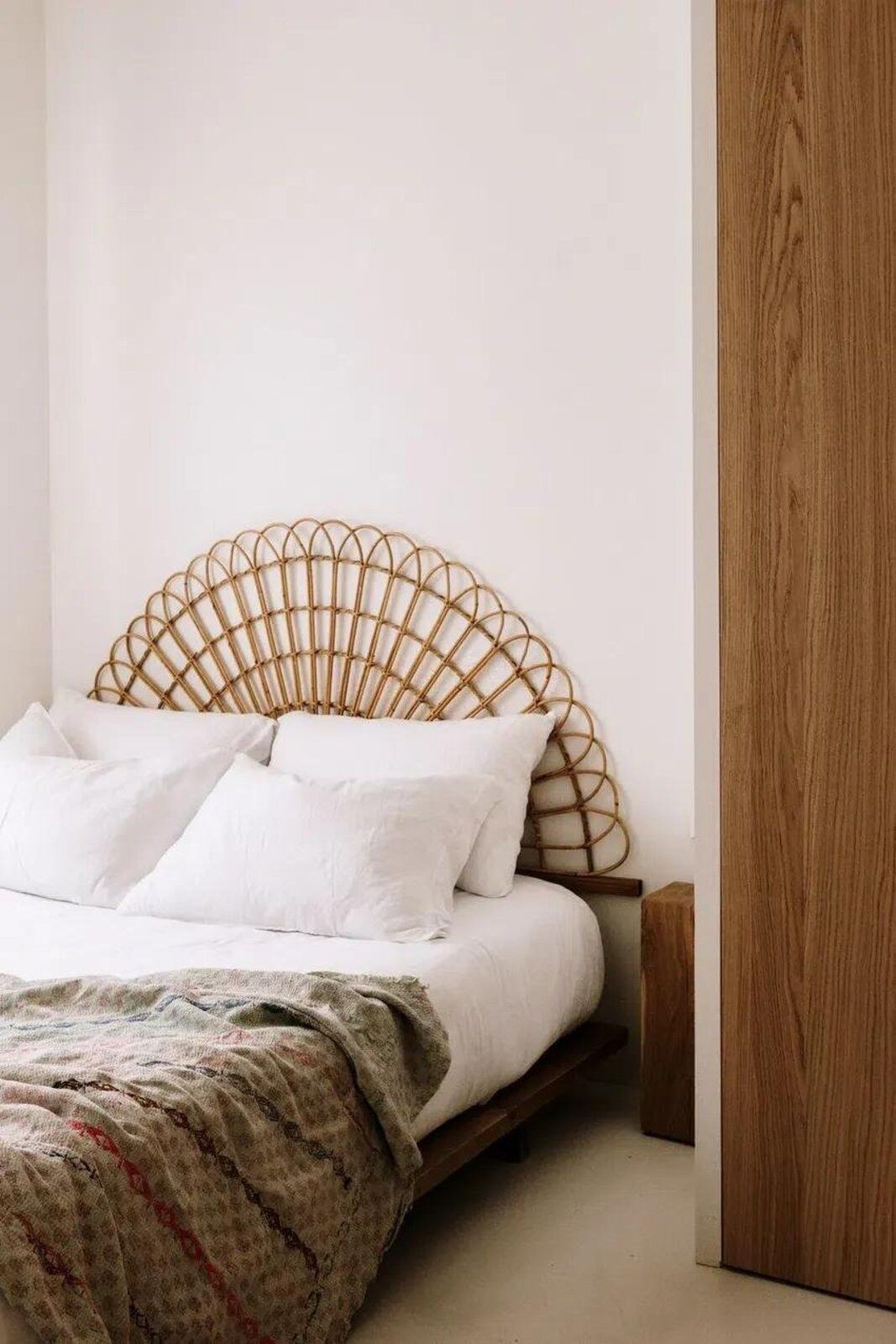 20051a9dcf912cce585fbd8d3465909f - 26