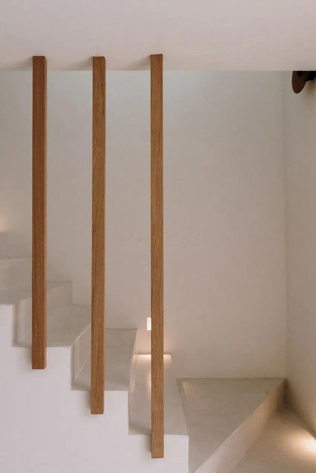 20051a9dcf912cce585fbd8d3465909f - 32