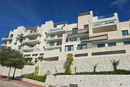 202a0b0d1b095b30636d7a62c1099787 - 32