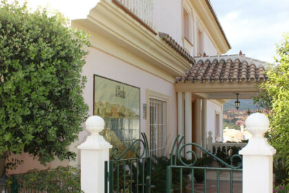 2084d86c8bbb16765389b6c21822effc - 31