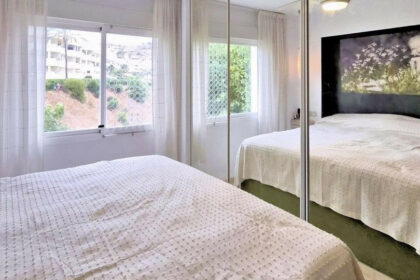 20e14e0d37d96f9e7584dd4411839e71 - 12