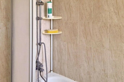 20e14e0d37d96f9e7584dd4411839e71 - 19