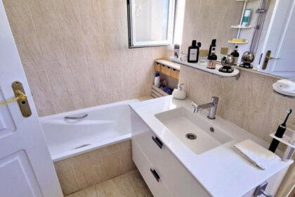 20e14e0d37d96f9e7584dd4411839e71 - 21