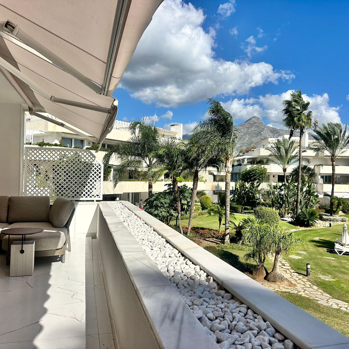 216a819e2df9931bd2f7f3412331d9d2 - 69