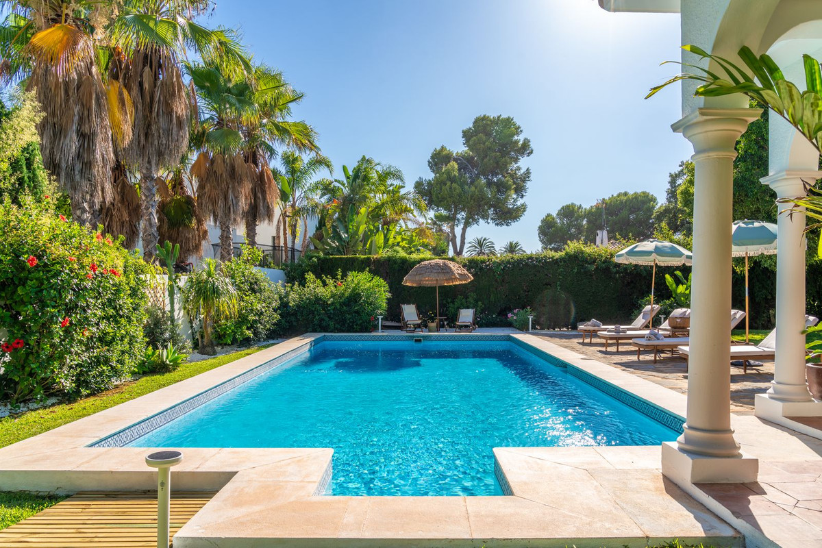 216fa95612e33bceb2d9e34650c85211 - 23