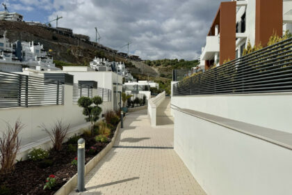 218fc19c4b8d3f9c49f342c012e6b65d - 28