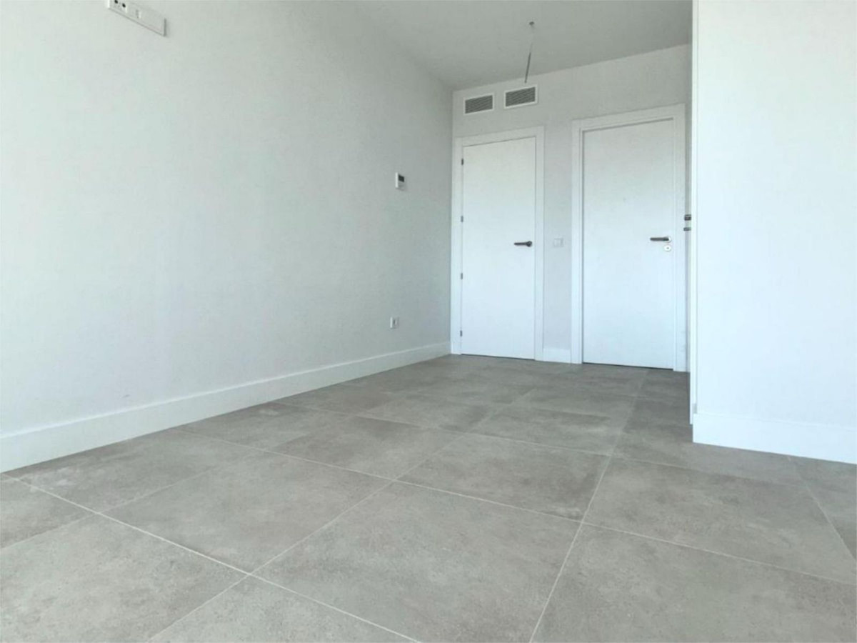 21d625ce06eb8f53d41a59affd7710cd - 18