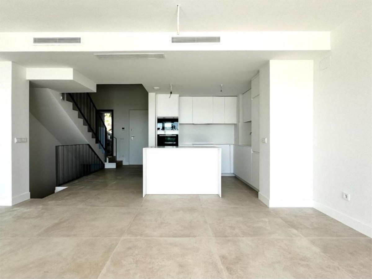 21d625ce06eb8f53d41a59affd7710cd - 27