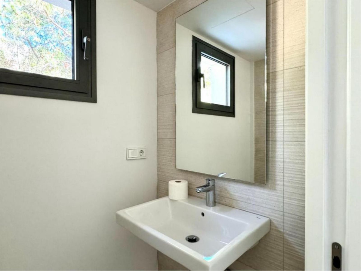 21d625ce06eb8f53d41a59affd7710cd - 32