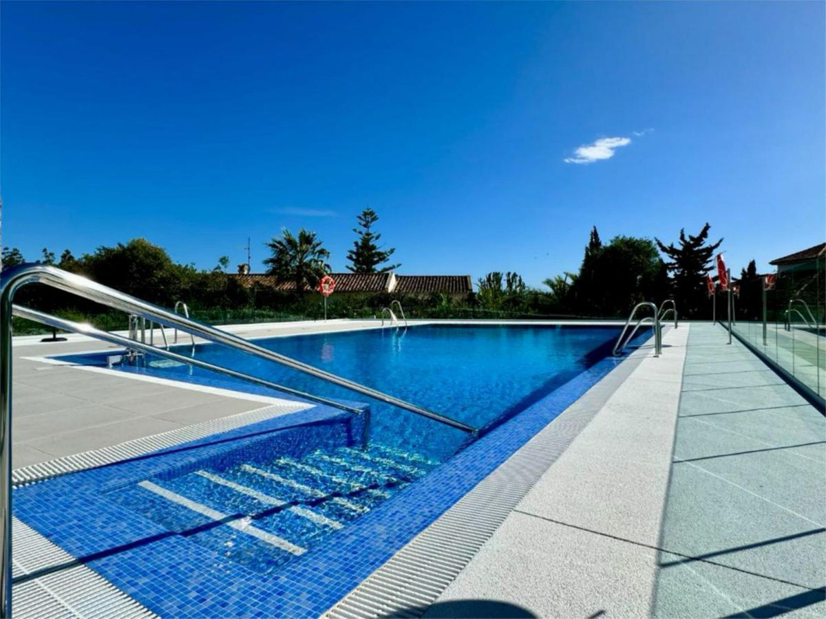 21d625ce06eb8f53d41a59affd7710cd - 41