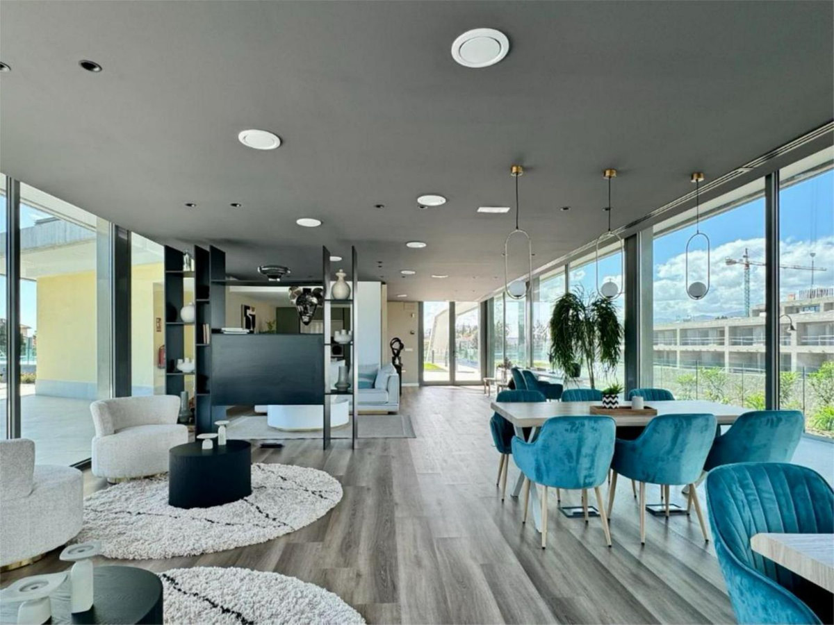 21d625ce06eb8f53d41a59affd7710cd - 44