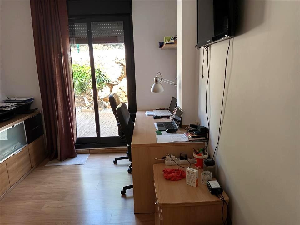 21df99579b28dfa6c9f6b197c9f9ce0d - 24