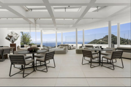 22142028c11843071083bd63b5cffba0 - 56