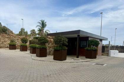 22609f71d915449f0fff505907c07286 - 21